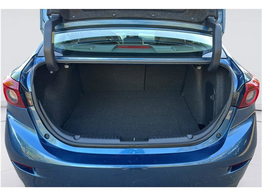2018 Mazda Mazda3 4-Door Touring