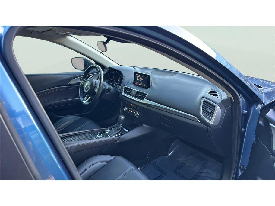 2018 Mazda Mazda3 4-Door Touring