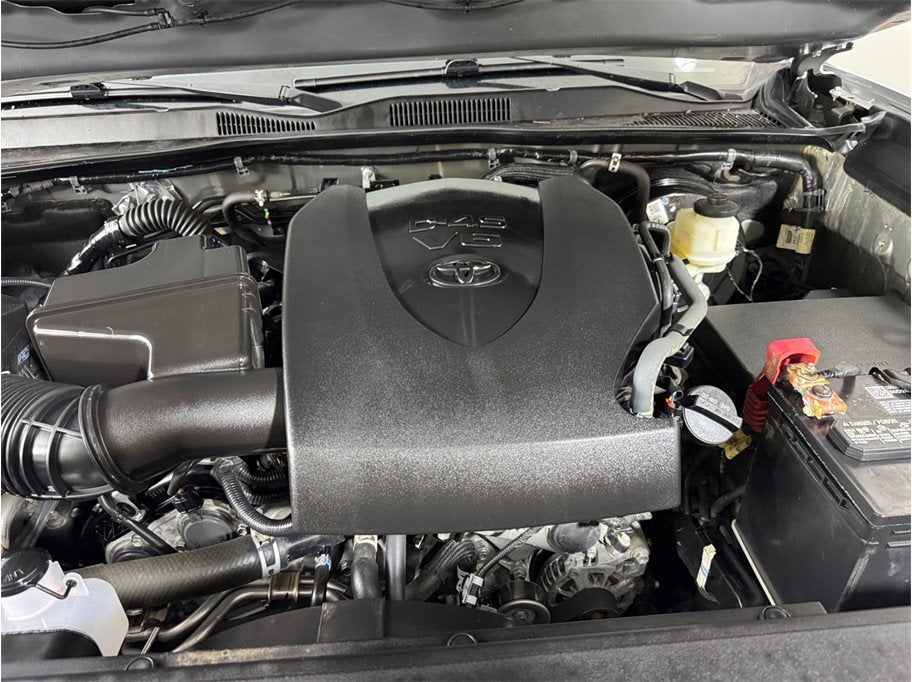 2022 Toyota Tacoma 2WD SR5 Pickup 4D 5 ft