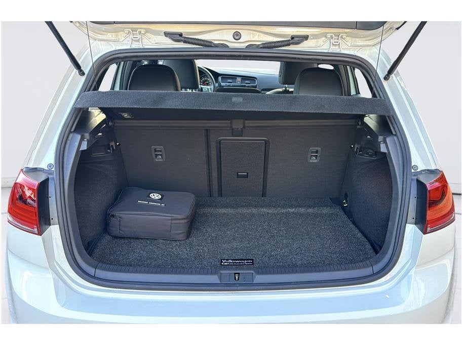 2016 Volkswagen Golf GTI SE Hatchback Sedan 4D