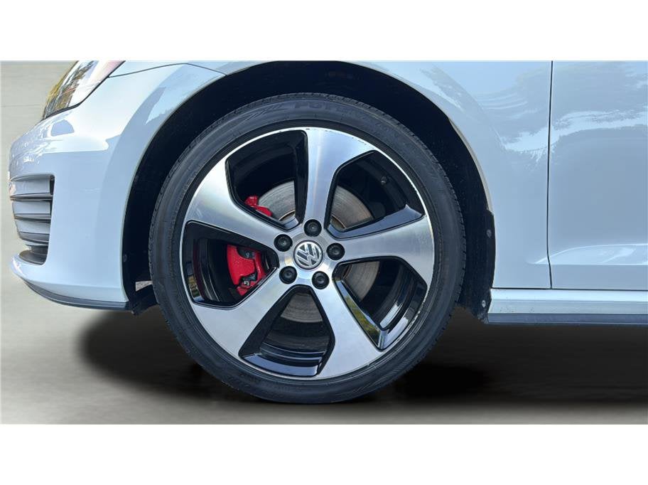 2016 Volkswagen Golf GTI SE Hatchback Sedan 4D