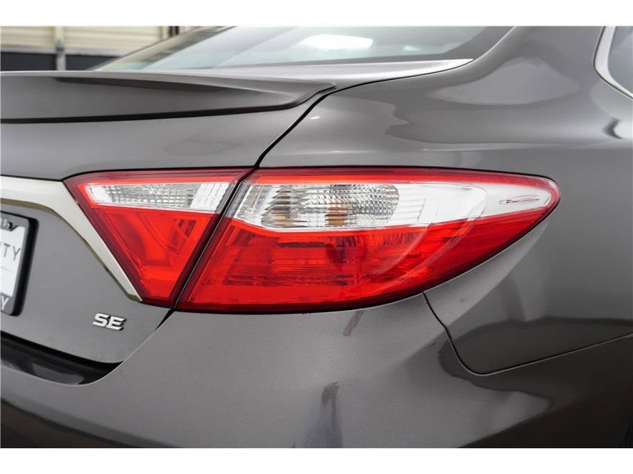 2015 Toyota Camry SE Sedan 4D