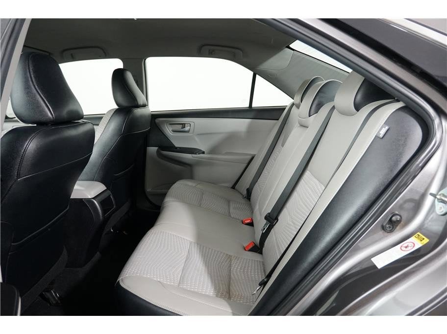 2015 Toyota Camry SE Sedan 4D