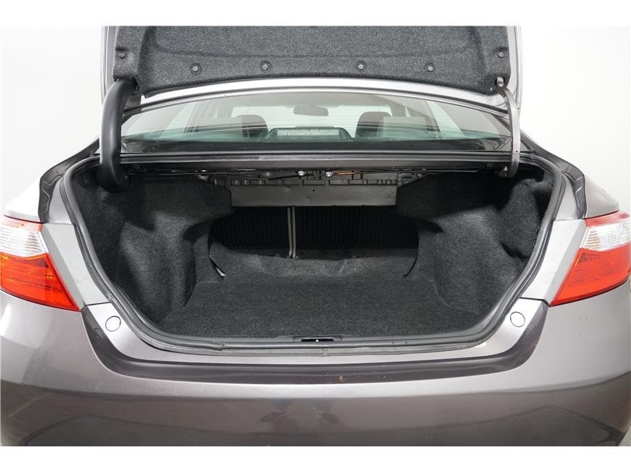 2015 Toyota Camry SE Sedan 4D