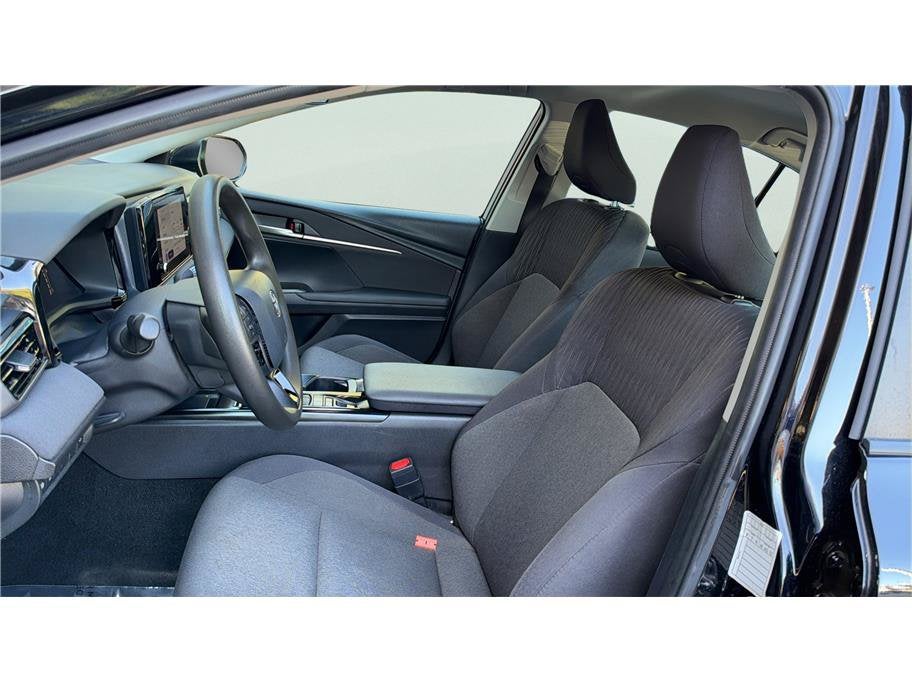 2025 Toyota Camry LE Sedan 4D