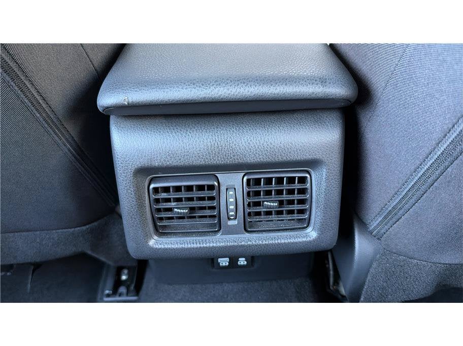 2025 Toyota Camry LE Sedan 4D