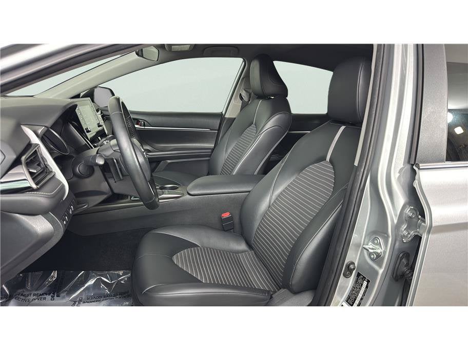 2022 Toyota Camry SE Sedan 4D