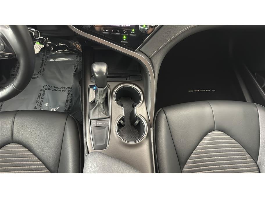 2022 Toyota Camry SE Sedan 4D