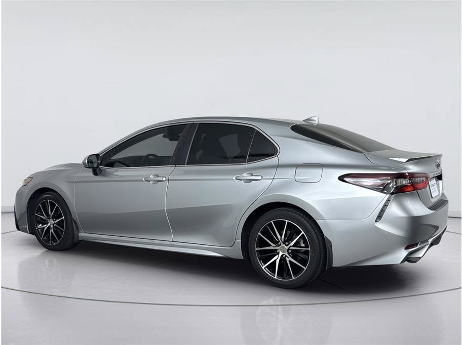 2022 Toyota Camry SE Sedan 4D
