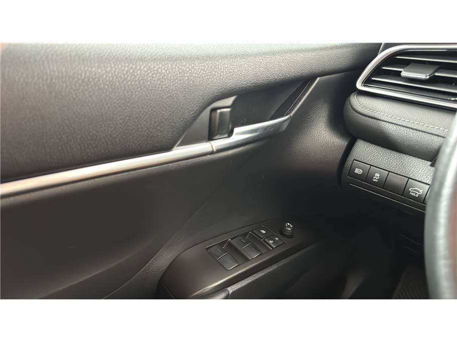2022 Toyota Camry SE Sedan 4D