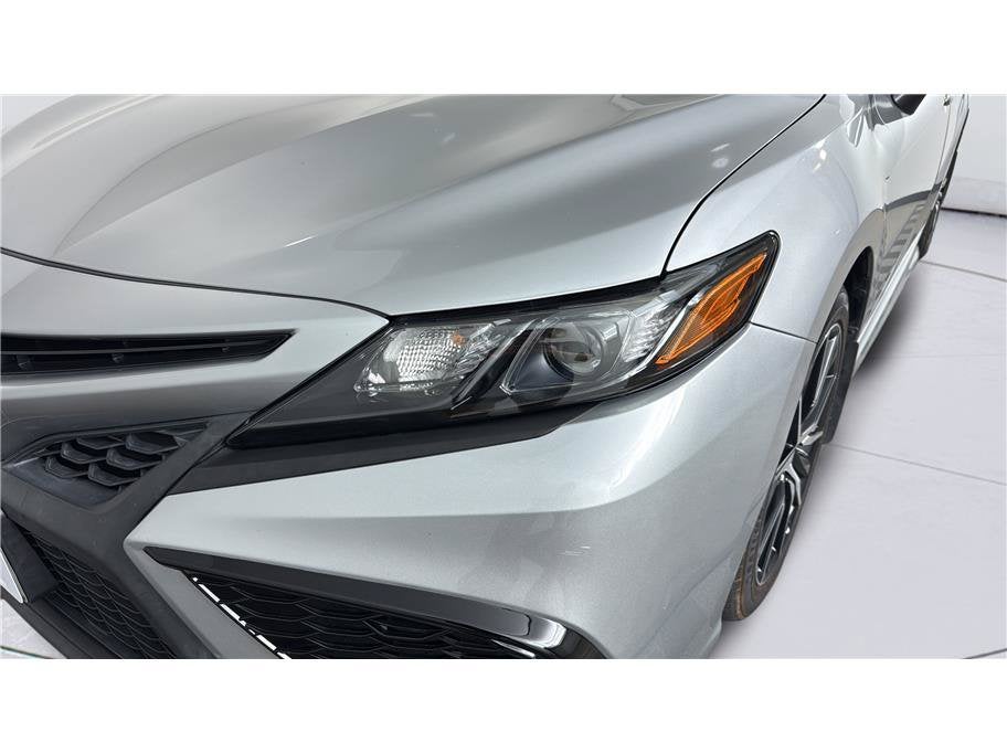 2022 Toyota Camry SE Sedan 4D