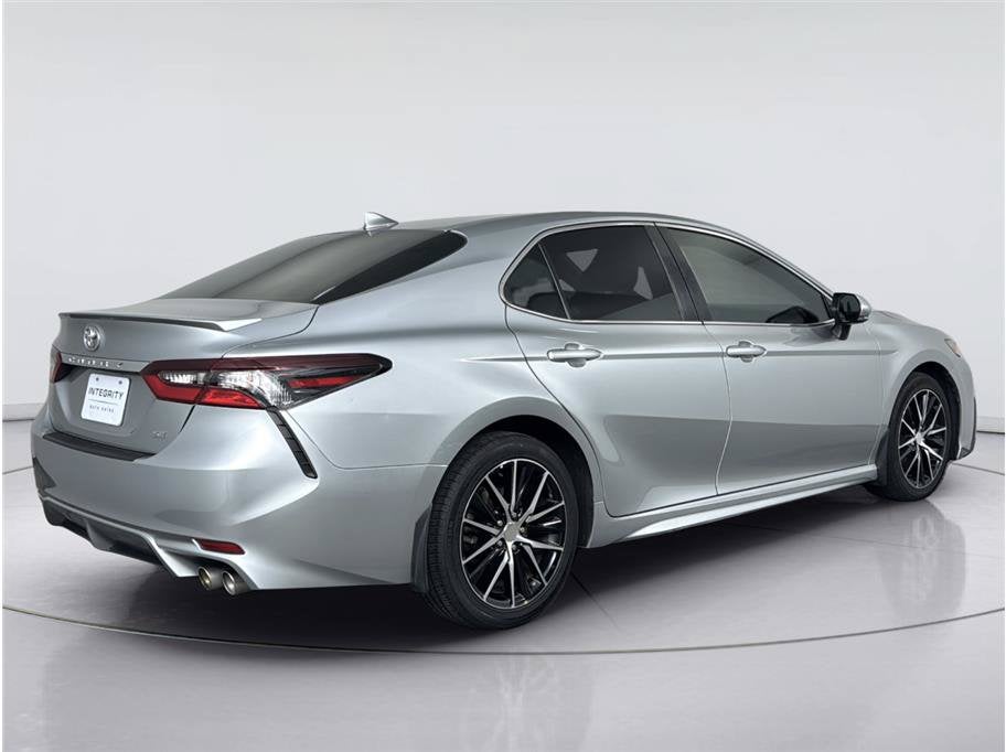 2022 Toyota Camry SE Sedan 4D
