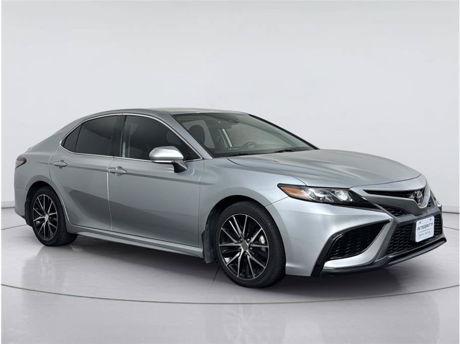 2022 Toyota Camry SE Sedan 4D