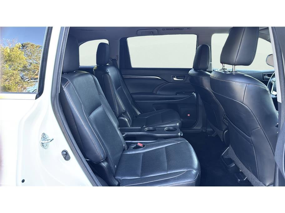 2015 Toyota Highlander Limited Platinum Sport Utility 4D