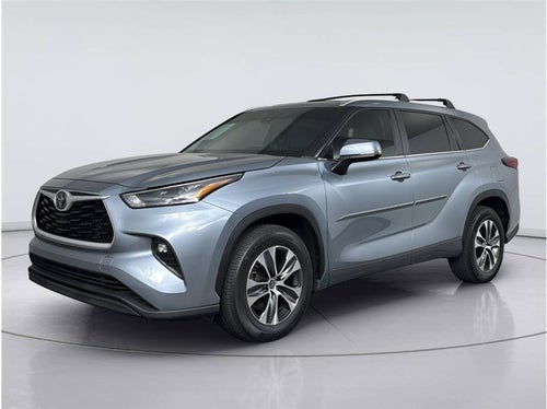2023 Toyota Highlander XLE Sport Utility 4D