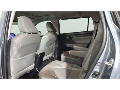 2023 Toyota Highlander XLE Sport Utility 4D