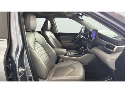 2023 Toyota Highlander XLE Sport Utility 4D