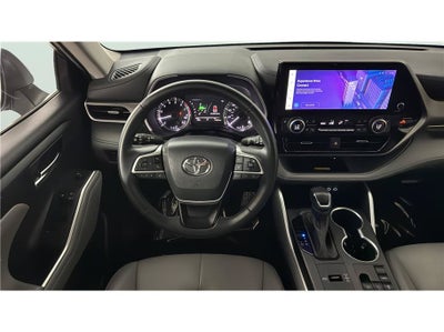 2023 Toyota Highlander XLE Sport Utility 4D