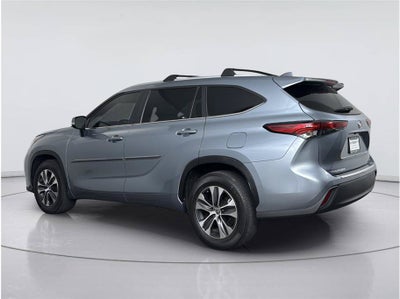 2023 Toyota Highlander XLE Sport Utility 4D