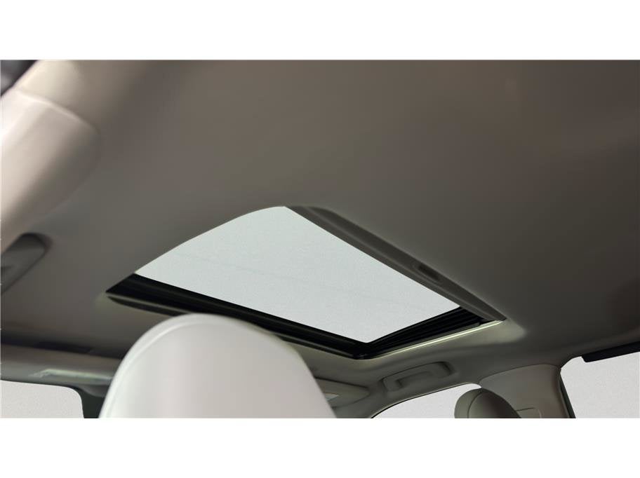 2023 Toyota Highlander XLE Sport Utility 4D