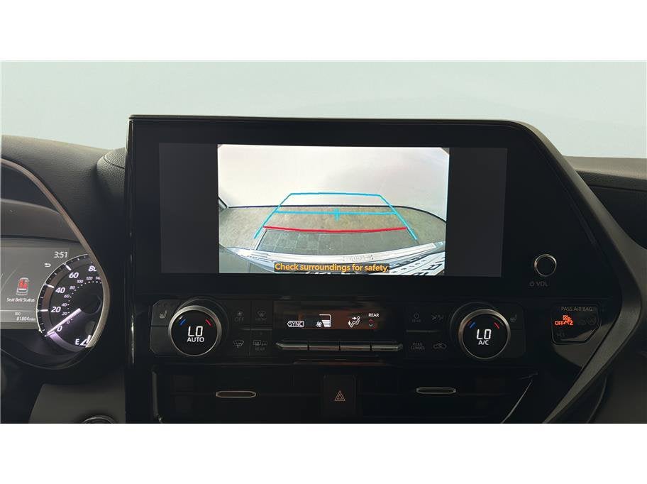 2023 Toyota Highlander XLE Sport Utility 4D