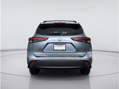 2023 Toyota Highlander XLE Sport Utility 4D