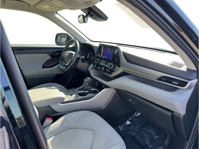 2023 Toyota Highlander LE Sport Utility 4D