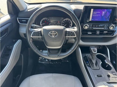 2023 Toyota Highlander LE Sport Utility 4D