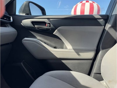 2023 Toyota Highlander LE Sport Utility 4D