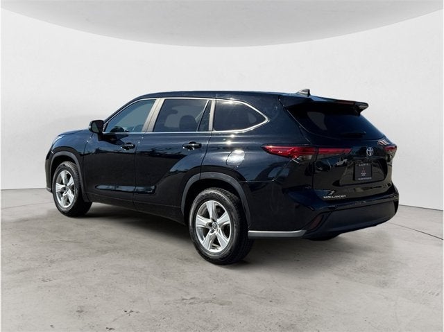 2023 Toyota Highlander LE Sport Utility 4D