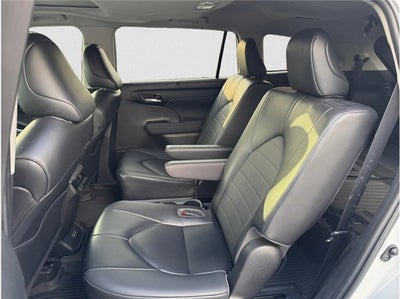 2023 Toyota Highlander XLE Sport Utility 4D