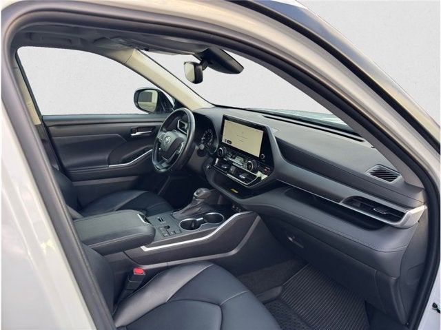 2023 Toyota Highlander XLE Sport Utility 4D