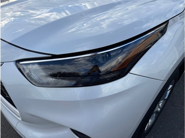 2023 Toyota Highlander XLE Sport Utility 4D