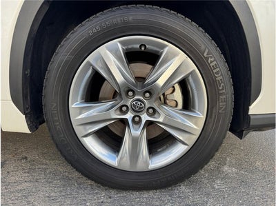 2023 Toyota Highlander XLE Sport Utility 4D