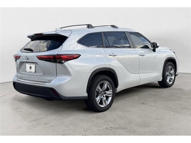 2023 Toyota Highlander XLE Sport Utility 4D