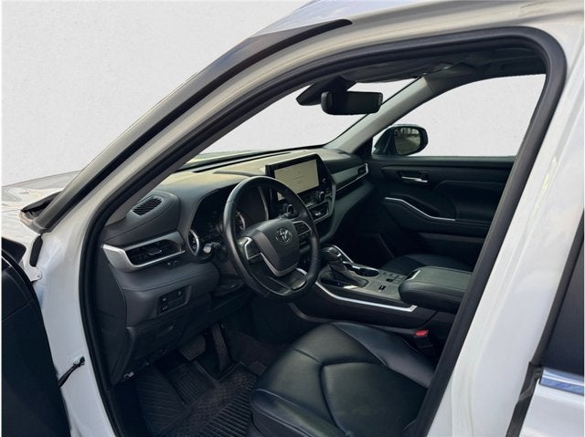 2023 Toyota Highlander XLE Sport Utility 4D