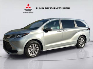 2023 Toyota Sienna LE