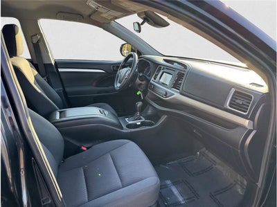 2019 Toyota Highlander LE Sport Utility 4D
