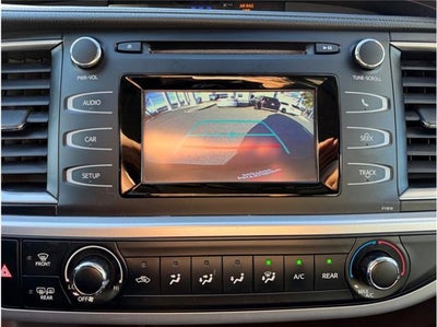 2019 Toyota Highlander LE Sport Utility 4D