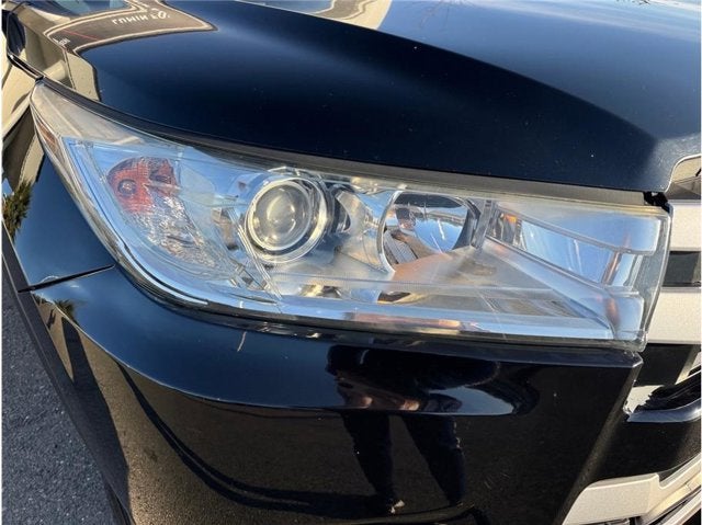 2019 Toyota Highlander LE Sport Utility 4D