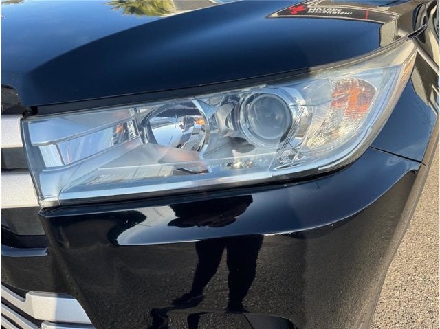 2019 Toyota Highlander LE Sport Utility 4D