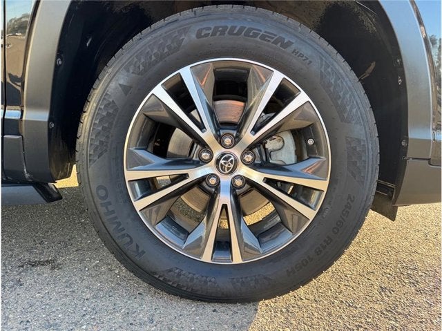 2019 Toyota Highlander LE Sport Utility 4D