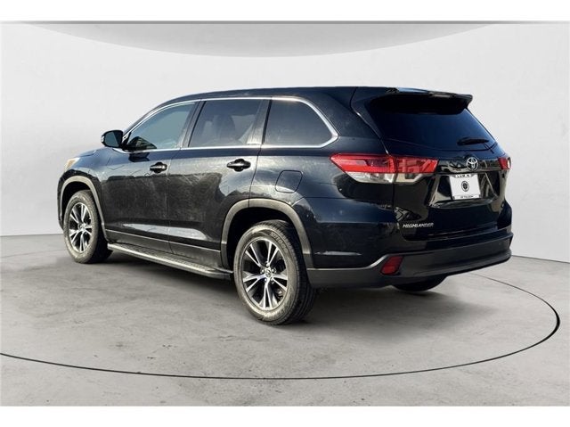 2019 Toyota Highlander LE Sport Utility 4D