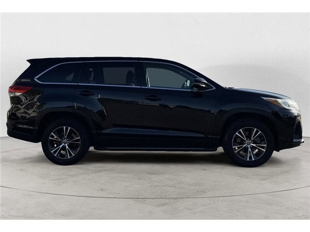 2019 Toyota Highlander LE Sport Utility 4D