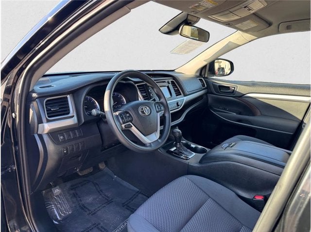 2019 Toyota Highlander LE Sport Utility 4D