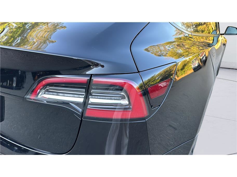 2022 Tesla Model 3 Standard Sedan 4D