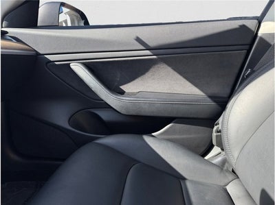 2019 Tesla Model 3 Standard Range Sedan 4D