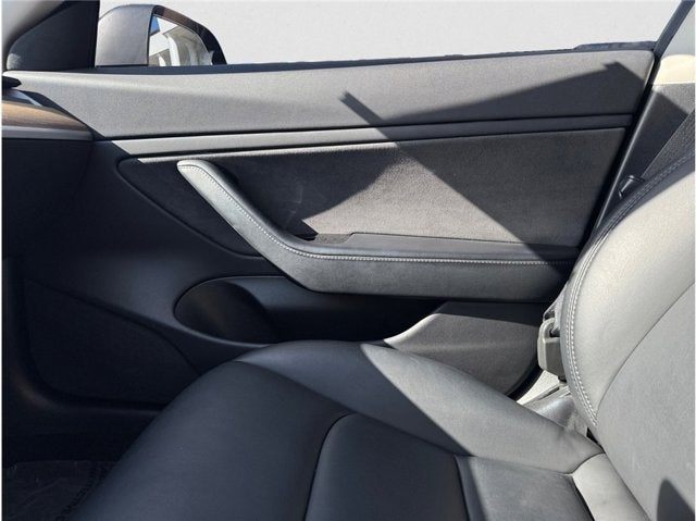 2019 Tesla Model 3 Standard Range Sedan 4D