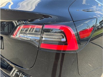 2019 Tesla Model 3 Standard Range Sedan 4D