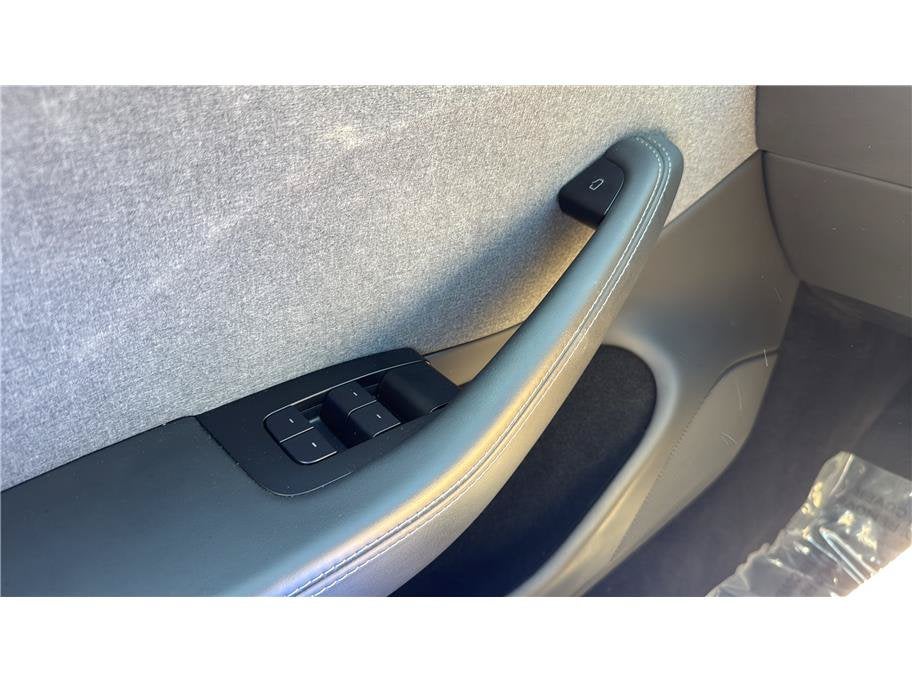 2025 Tesla Model 3 Long Range Sedan 4D